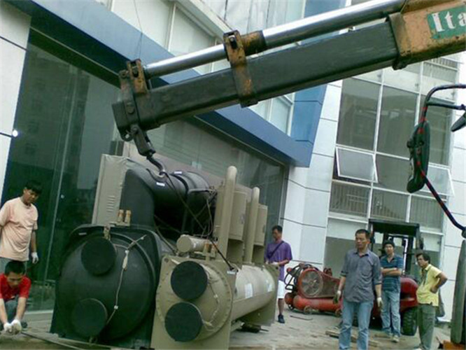 麟游县随车吊和汽车吊的核心区别是什么？哪种更省钱？