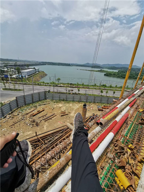 麟游县作业中发生设备损坏或人员意外，责任怎么划分？